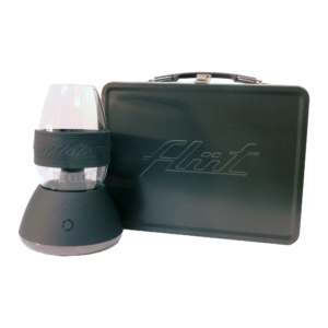 The Clear FLÜT Vaporizer is presented. The Clear FLÜT Vaporizer is a vaporizer cup compatible with 510 cartridges and concentrates. Sip elegantly from the vapor cup with your favorite cannabis vape products from The Clear.